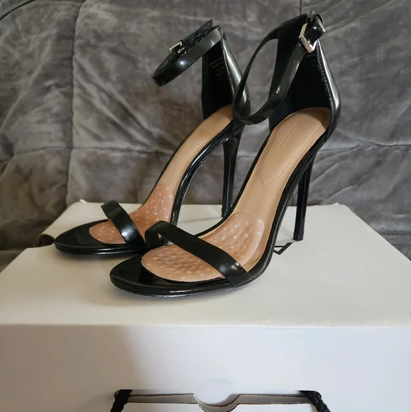 Black Heels size 6.5 - Picture 1 of 3